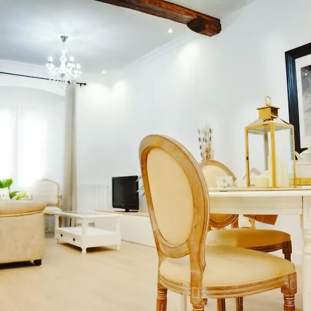 Lux Cityhall + Parking *